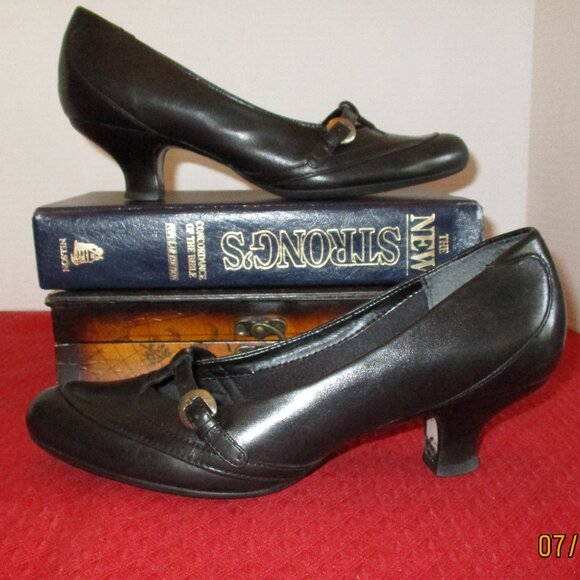 Clarks Pumps - Picture 4 of 11